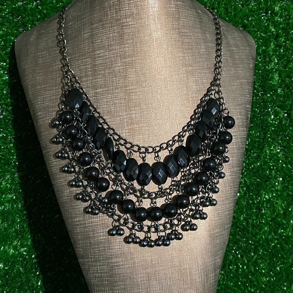 Bib style necklace, black color, see size in pictures